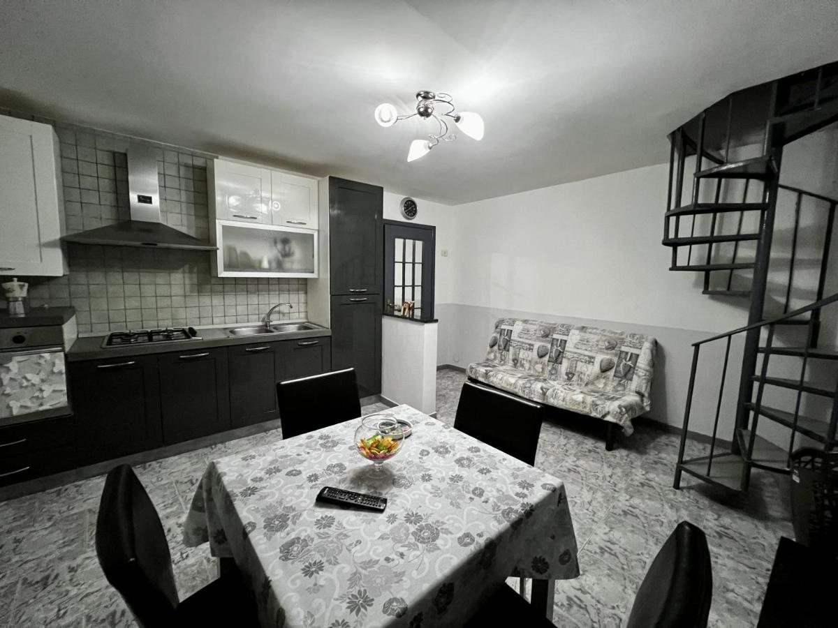 Centro Storico Family Flat Villa เนเปิลส์ ภายนอก รูปภาพ